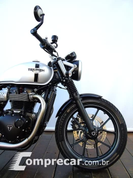 TRIUMPH STREET TWIN