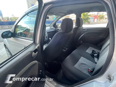 FIESTA 1.6 MPI Class Hatch 8V