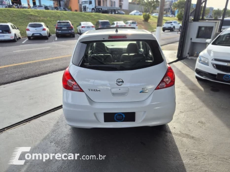 NISSAN TIIDA SL 1.8/1.8 Flex 16V Aut. 4 portas