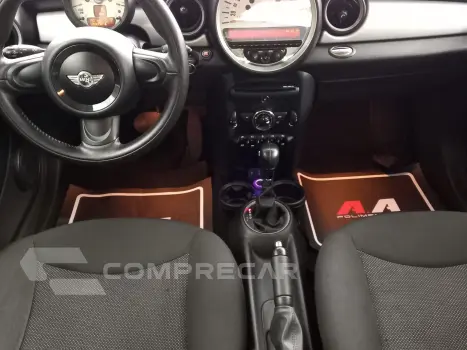 One 1.6 16V Gasolina 2P Automático