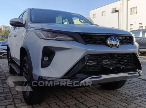 HILUX SW4 2.8 D-4D TURBO DIESEL SRX PLATINUM 7L 4