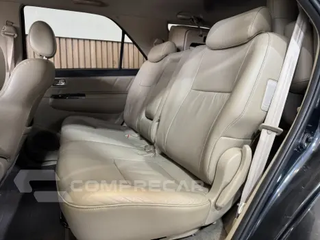 HILUX SW4 3.0 SRV 4X4 7 LUGARES 16V TURBO INTERCOOLER DIESEL