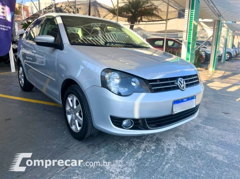 Volkswagen POLO SEDAN 1.6 MI Comfortline 8V 4 portas