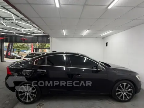 S60 T-5 MOMENTUM 2.0 245cv 4p