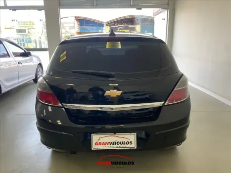 VECTRA 2.0 MPFI GT HATCH 8V FLEX 4P MANUAL