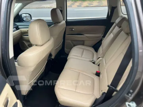 OUTLANDER 2.2 Mivec Di-d Hpe-s AWD