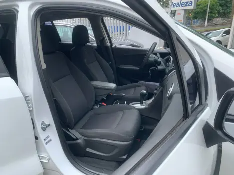 TRACKER LT 1.8 16V Flex 4x2 Aut.