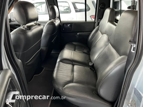 S10 2.4 MPFI Executive 4X2 CD 8V