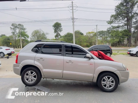 TUCSON 2.7 MPFI GLS 24V 175cv 4WD