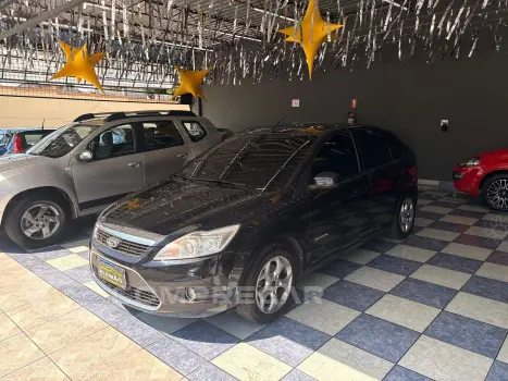 FORD FOCUS 2.0 Titanium 16V 4 portas
