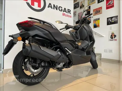 XMAX 300 CONNECTED ABS
