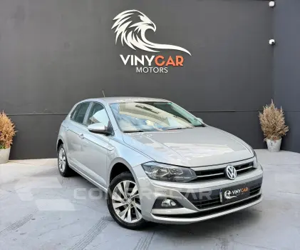 Volkswagen POLO 1.0 200 TSI Comfortline 4 portas