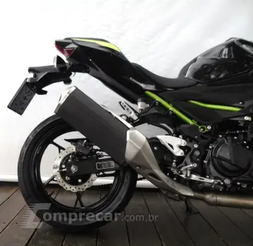 KAWASAKI Z400