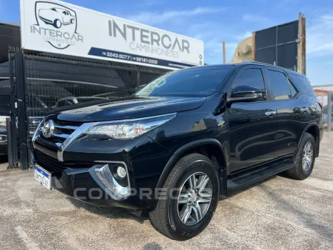 Toyota HILUX SW4 2.7 SRV 7 Lugares 4X2 16V 4 portas