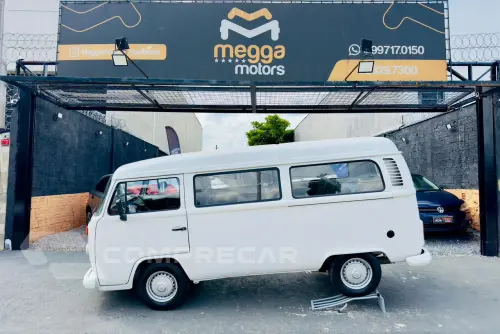 Volkswagen Kombi 1.4 FLEX STD 9 LUGARES 3 portas