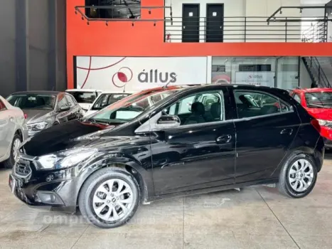 CHEVROLET ONIX - 1.4 MPFI LT 8V 4P MANUAL 4 portas
