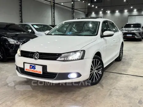 Volkswagen JETTA - 2.0 TSI HIGHLINE 200CV 4P TIPTRONIC 4 portas