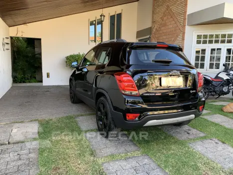 TRACKER 1.4 16V Turbo Midnight