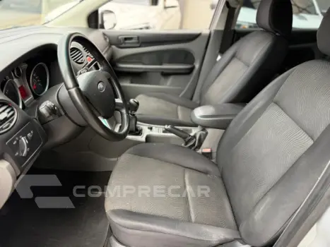 FOCUS 1.6 GLX 8V FLEX 4P MANUAL