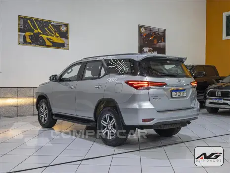 HILUX SW4 2.7 SRV 7 Lugares 4X2 16V