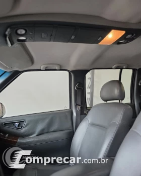 S10 2.4 MPFI Executive 4X2 CD 8V