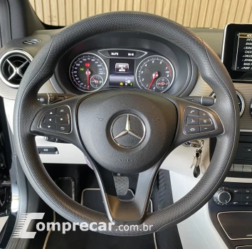 Mercedes-Benz B 200 1.6 Turbo 4 portas