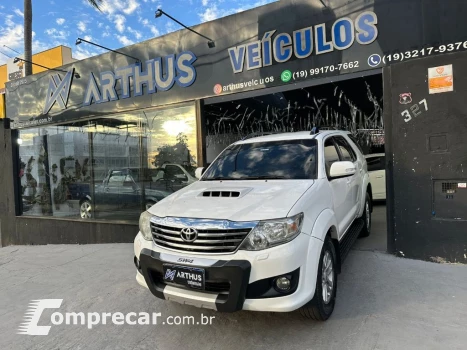 Hilux SW4 SRV D4-D 4x4 3.0 TDI Dies. Aut