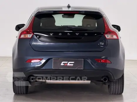 V40 2.0 T4 MOMENTUM GASOLINA 4P AUTOMÁTICO
