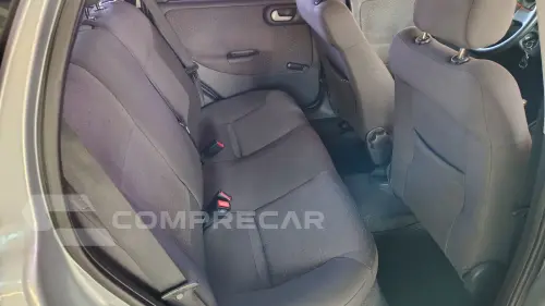 CORSA 1.4 MPFI Premium Sedan 8V