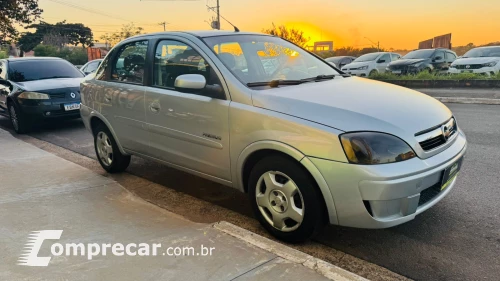 CORSA 1.4 MPFI Premium Sedan 8V