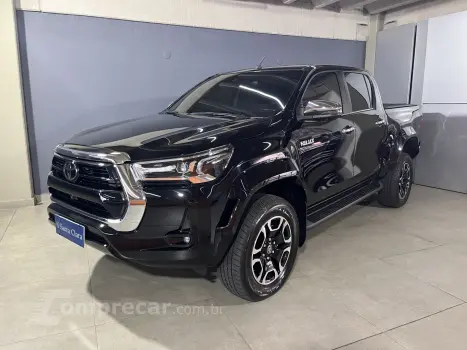 Toyota HILUX 2.8 D-4D TURBO DIESEL CD SRX PLUS 4X4 AUTOMÁTICO 4 portas