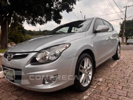 Hyundai i30 2.0 16V 145cv 5p Mec. 4 portas