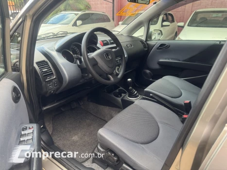 Fit 1.4 16V 4P LX FLEX