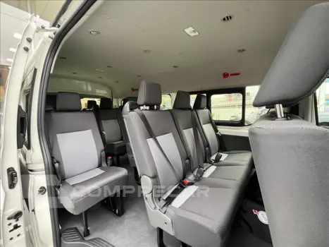 HIACE 2.8 D-4d Turbo Minibus 15+1 DX