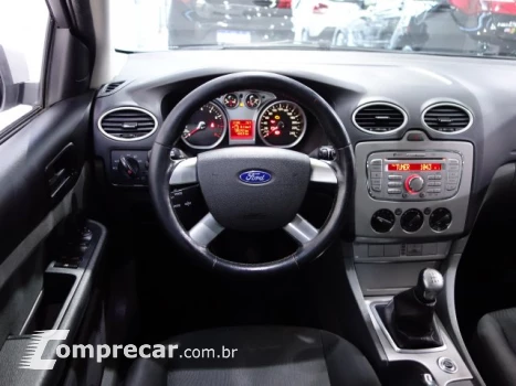 FOCUS HATCH - 2.0 GLX 16V 4P MANUAL