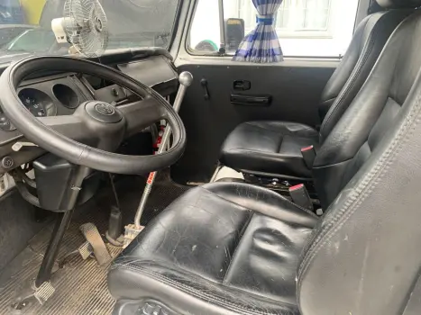 Kombi 1.6 STD 9 LUGARES