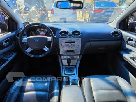FOCUS HATCH - 2.0 GLX 16V 4P AUTOMÁTICO