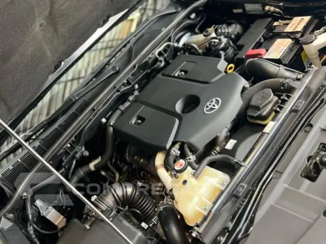 HILUX SW4 - 2.8 D-4D TURBO SRX 7L 4X4 AUTOMÁTICO