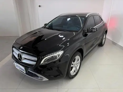 Mercedes-Benz GLA200FF 4 portas