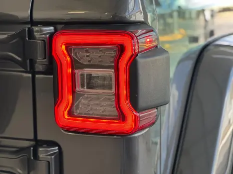 WRANGLER 2.0 TURBO GASOLINA UNLIMITED OVERLAND 4P 4X4 AT8