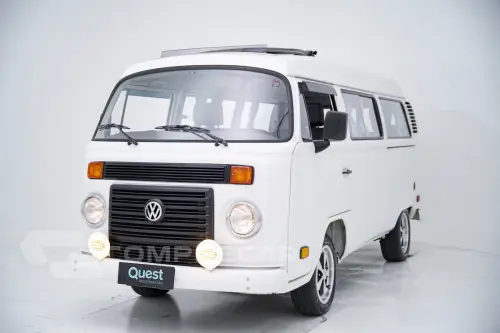 Volkswagen Kombi KOMBI - LOTAÇÃO 4 portas