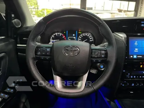 HILUX SW4 - 2.8 D-4D TURBO SRX PLATINUM 4X4 AUTOMÁTICO