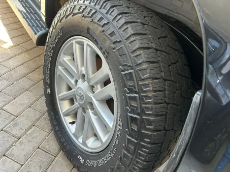 Hilux SW4 SRV D4-D 4x4 3.0 TDI Dies. Aut