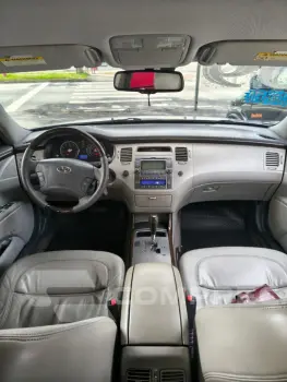 AZERA 3.3 MPFI GLS Sedan V6 24V