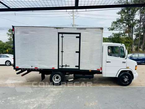 709 Modelo sem Versão