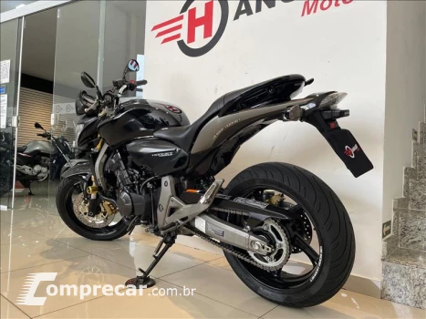 CB 600F HORNET