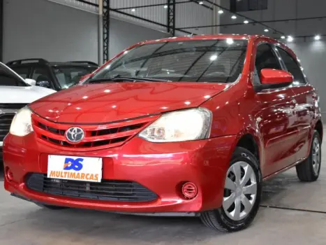 Toyota ETIOS HATCH - 1.5 XS 16V 4P MANUAL 4 portas