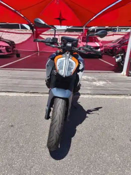 KTM 390 Duke Modelo sem Versão