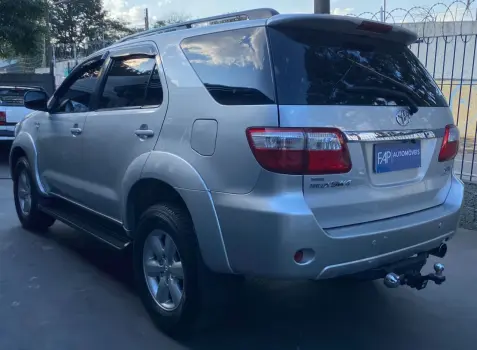 Hilux SW4 3.0 16V 4P SRV 4X4 7 LUGARES TURBO DIESEL AUTOMÁTI