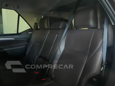 HILUX SW4 2.7 SRV 7 LUGARES 4X2 16V FLEX 4P AUTOMÁTICO